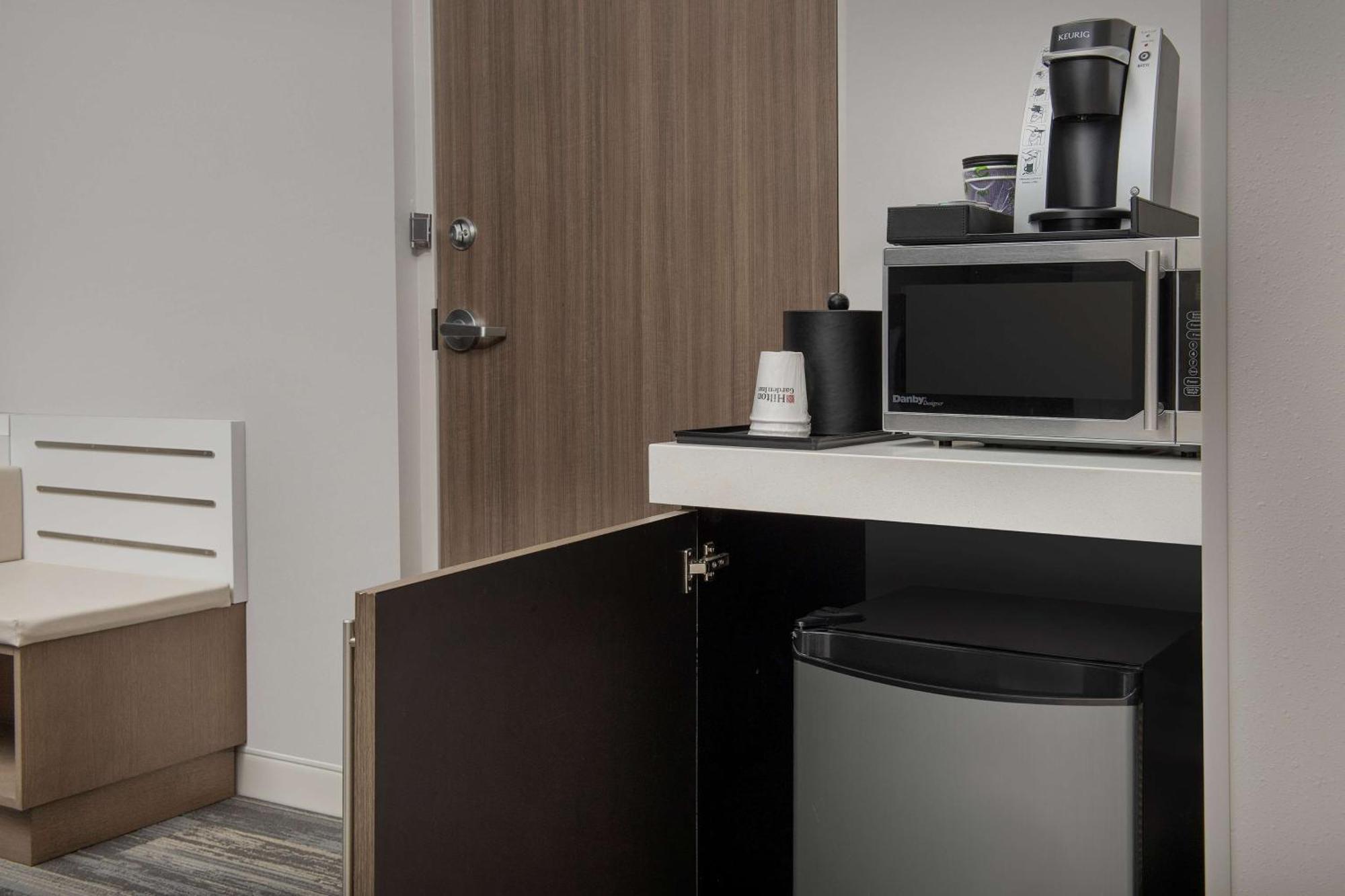 Hilton Garden Inn Columbia Airport, Sc Екстер'єр фото